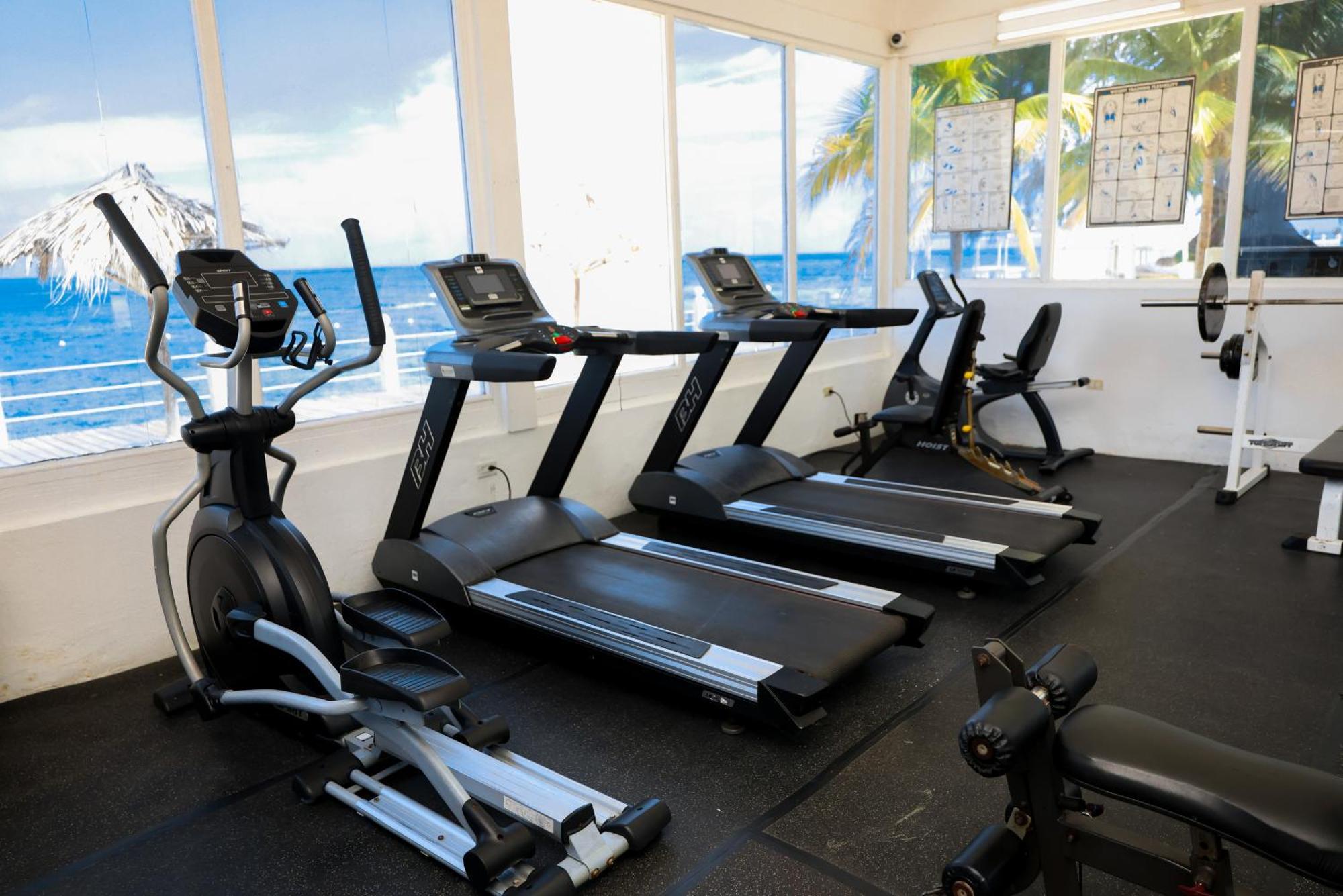 Grand Decameron Montego Beach, A Trademark All-Inclusive Resort مونتيغو باي المظهر الخارجي الصورة