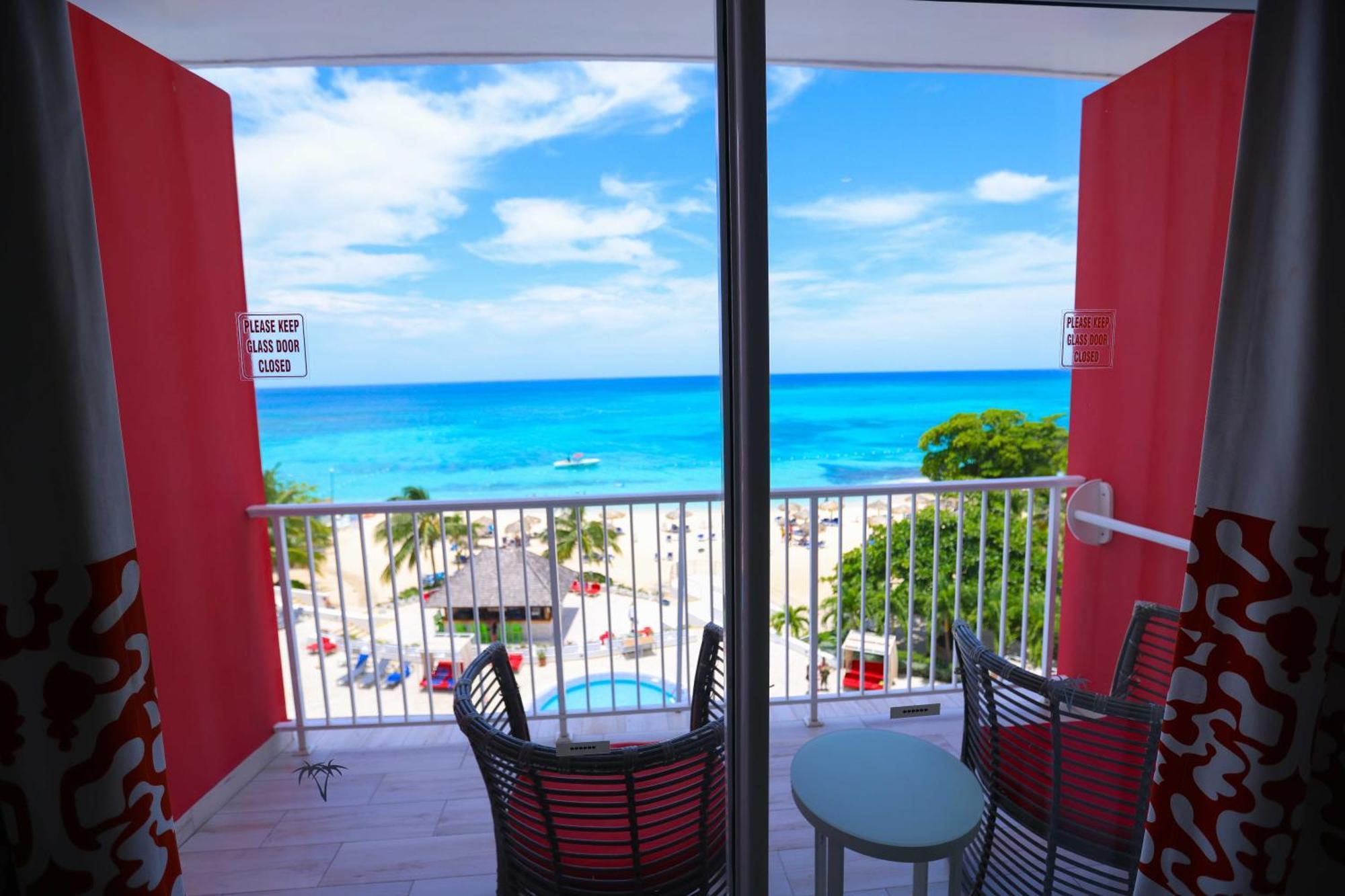 Grand Decameron Montego Beach, A Trademark All-Inclusive Resort مونتيغو باي المظهر الخارجي الصورة