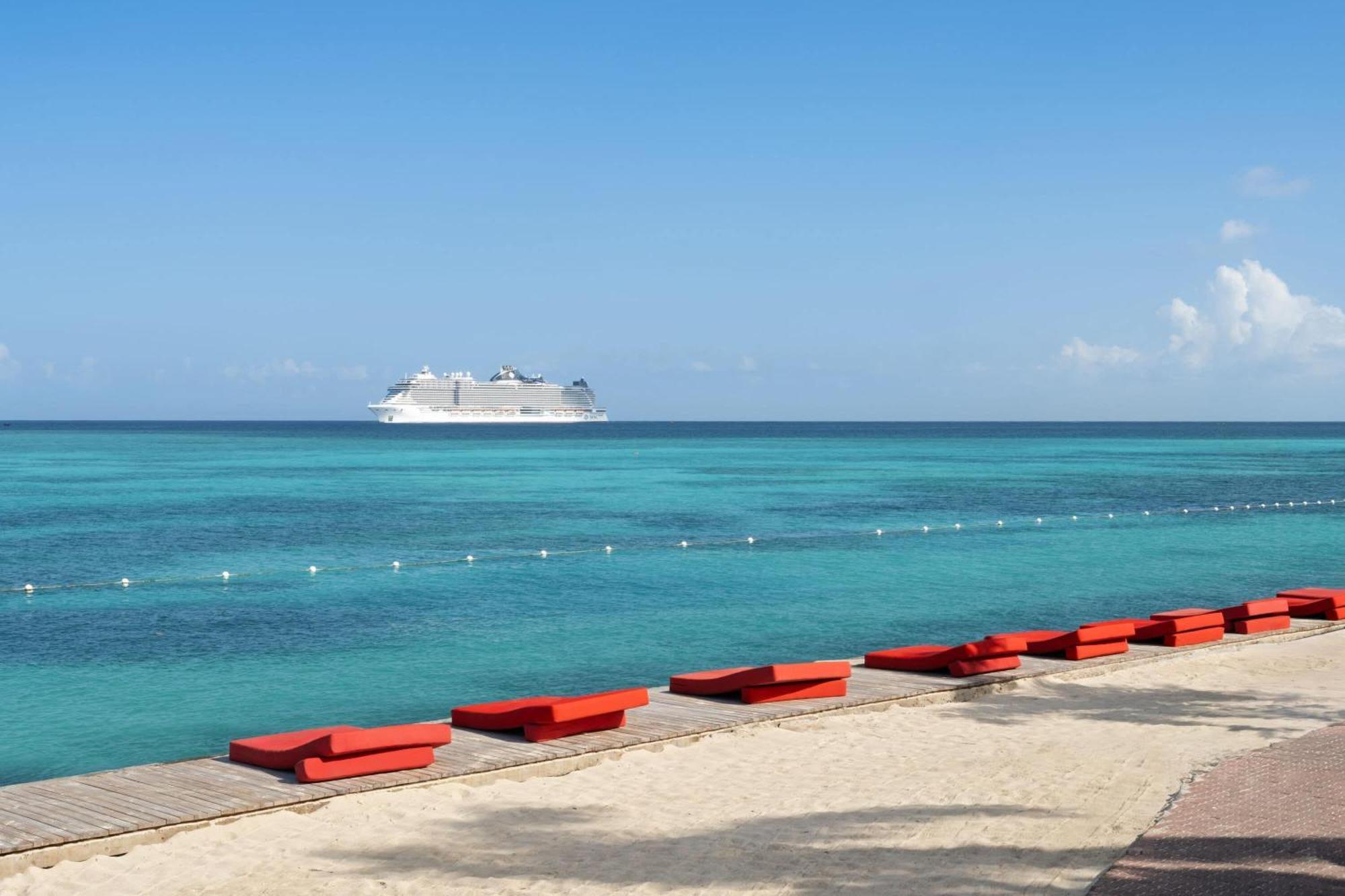 Grand Decameron Montego Beach, A Trademark All-Inclusive Resort مونتيغو باي المظهر الخارجي الصورة