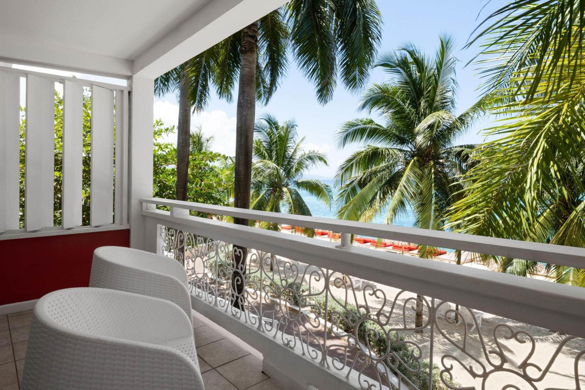 Grand Decameron Montego Beach, A Trademark All-Inclusive Resort مونتيغو باي المظهر الخارجي الصورة