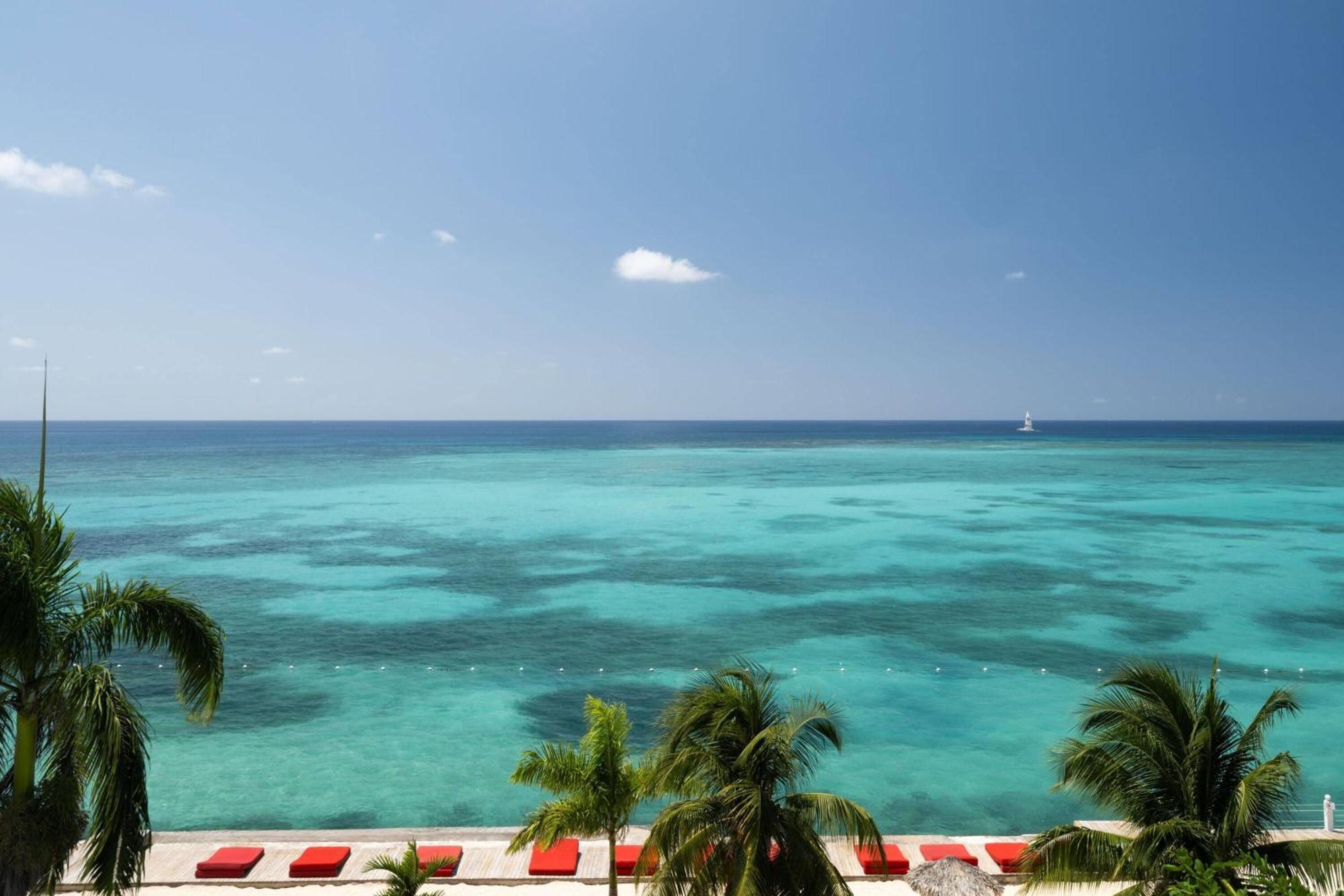 Grand Decameron Montego Beach, A Trademark All-Inclusive Resort مونتيغو باي المظهر الخارجي الصورة