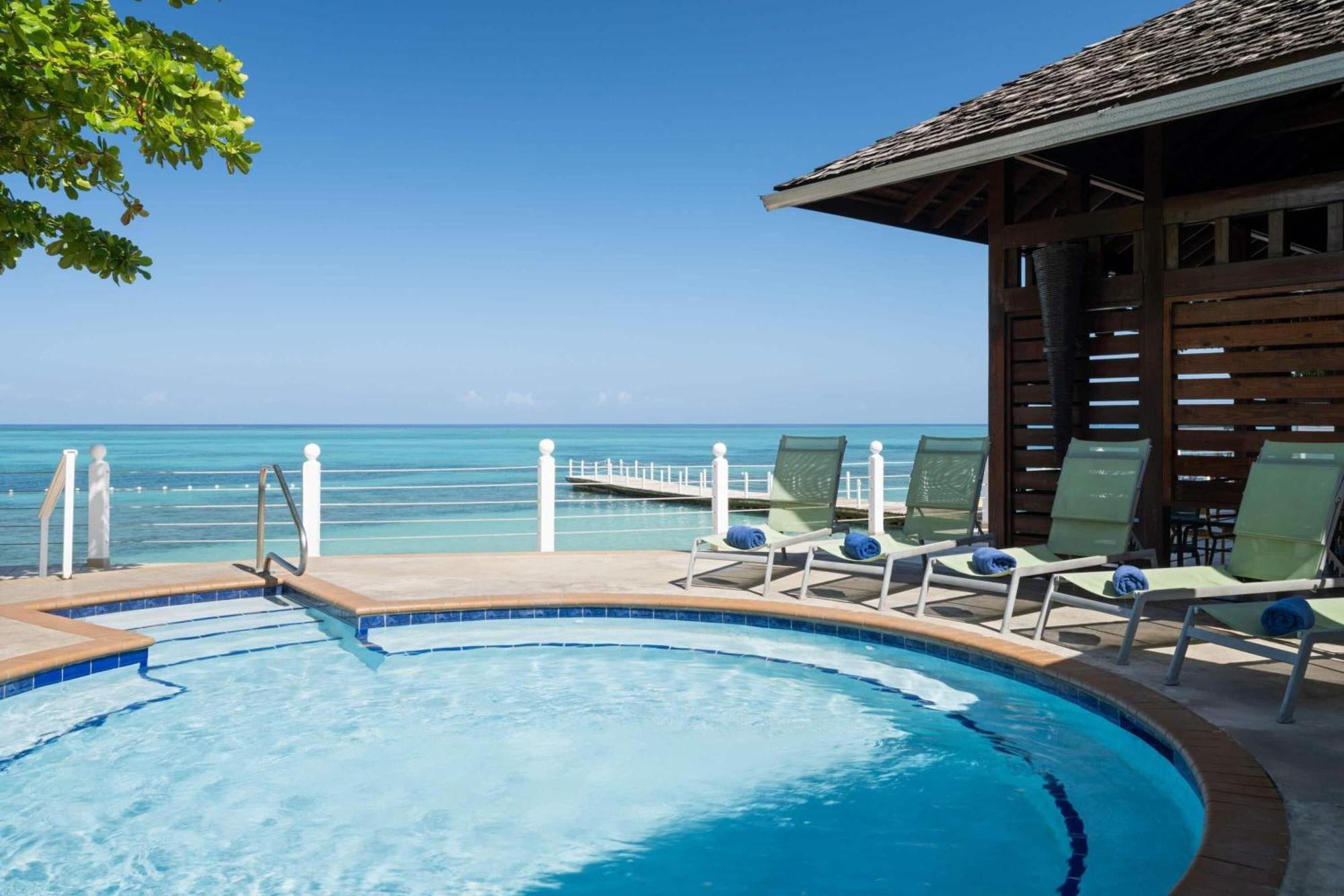 Grand Decameron Montego Beach, A Trademark All-Inclusive Resort مونتيغو باي المظهر الخارجي الصورة