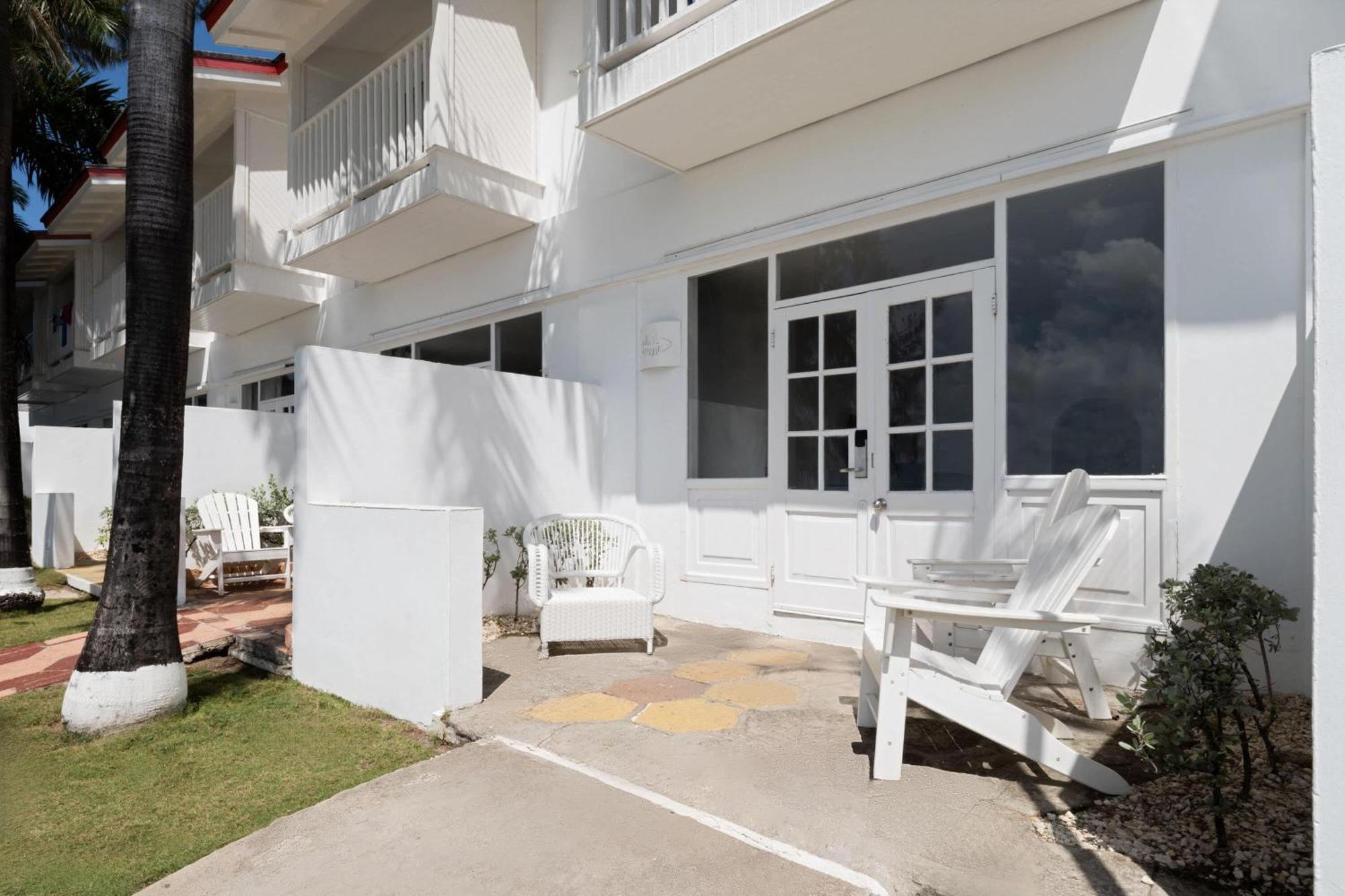 Grand Decameron Montego Beach, A Trademark All-Inclusive Resort مونتيغو باي المظهر الخارجي الصورة
