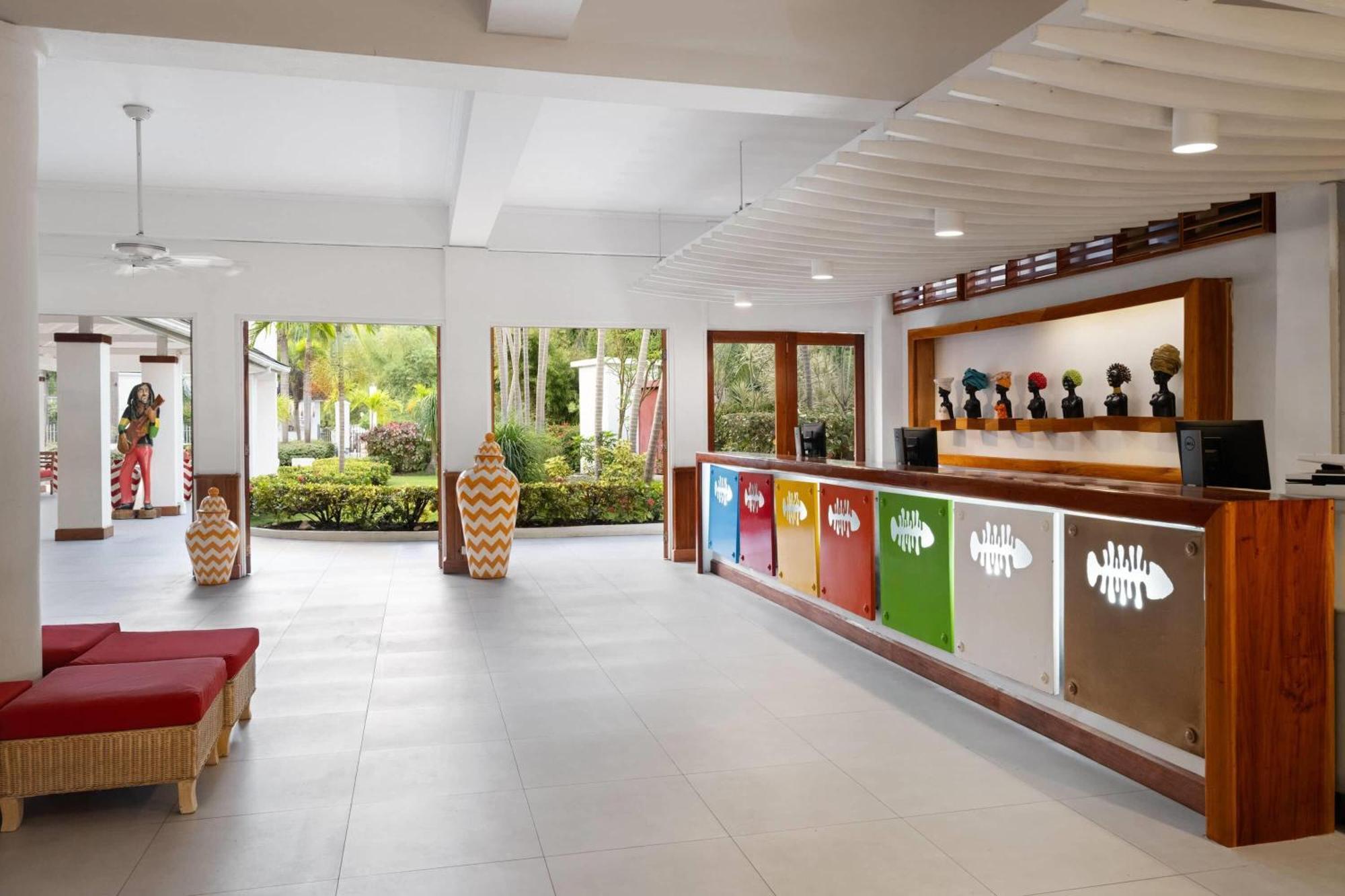 Grand Decameron Montego Beach, A Trademark All-Inclusive Resort مونتيغو باي المظهر الخارجي الصورة