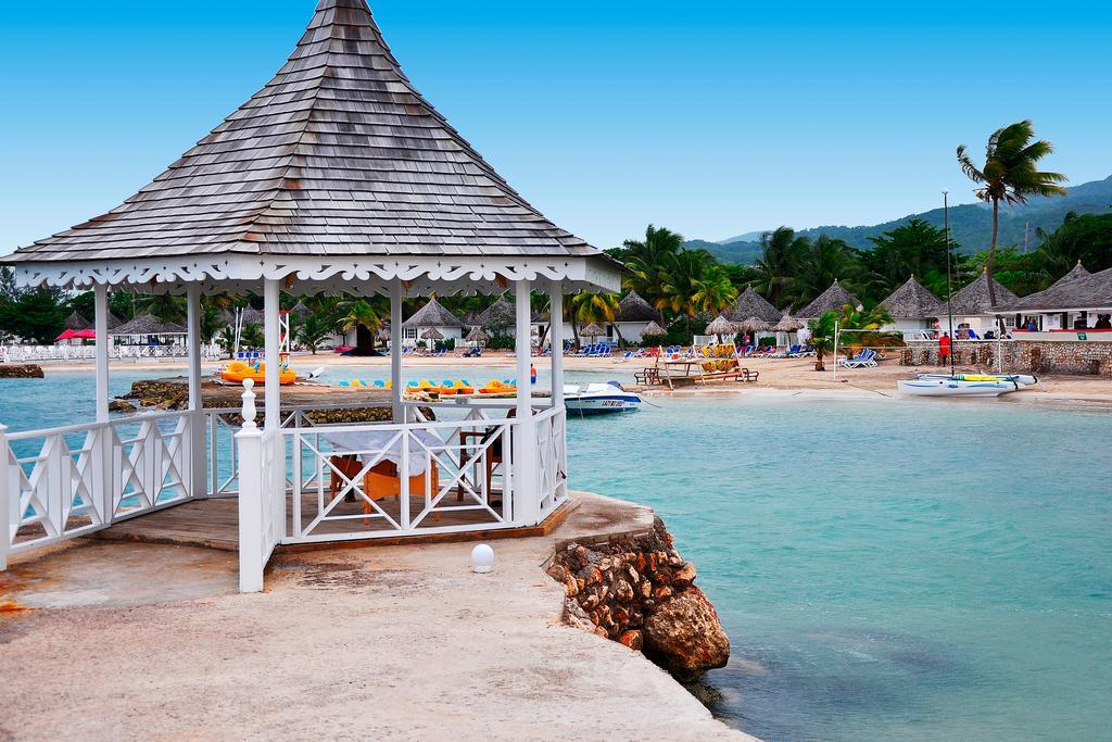 Grand Decameron Montego Beach, A Trademark All-Inclusive Resort مونتيغو باي المظهر الخارجي الصورة