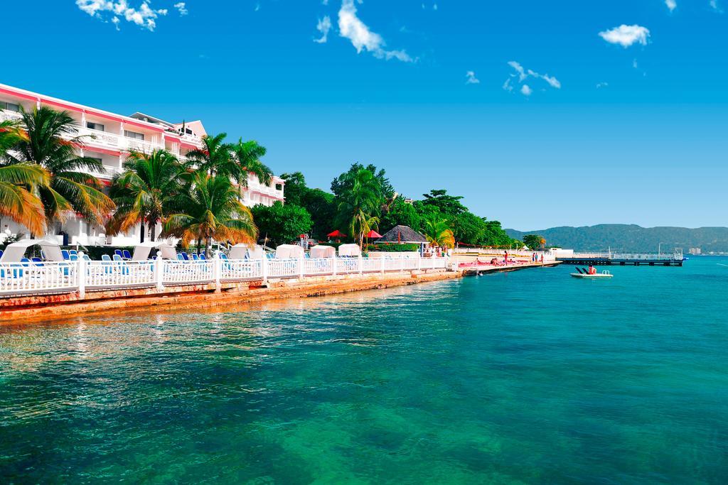 Grand Decameron Montego Beach, A Trademark All-Inclusive Resort مونتيغو باي المظهر الخارجي الصورة