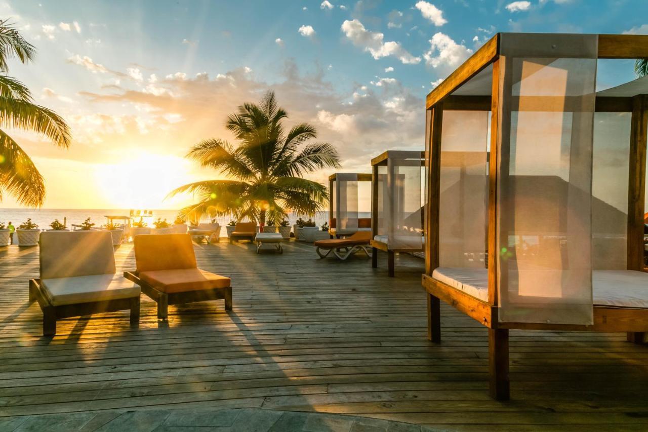 Grand Decameron Montego Beach, A Trademark All-Inclusive Resort مونتيغو باي المظهر الخارجي الصورة